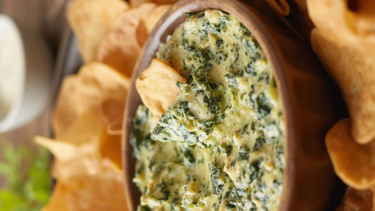 The Ultimate Spinach Artichoke Dip: A Creamy, Crowd-Pleasing Classic
