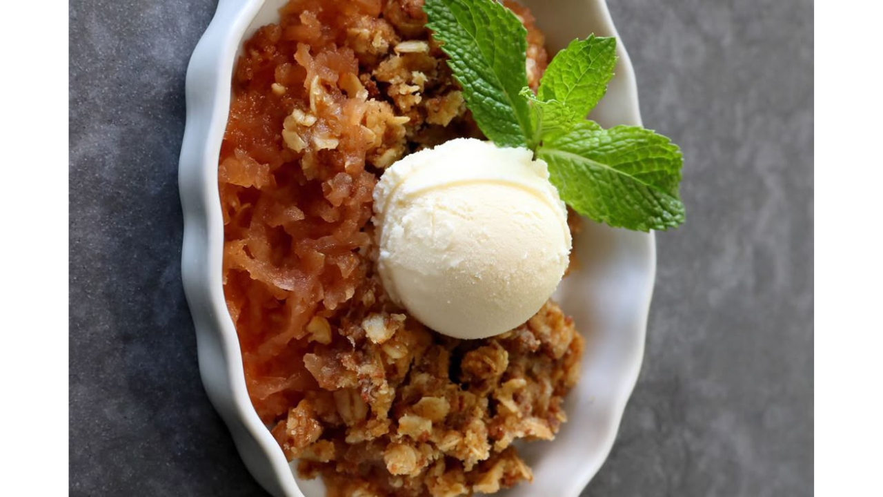 The Ultimate Apple Crisp Recipe: A Cozy Fall Dessert for Your Family
