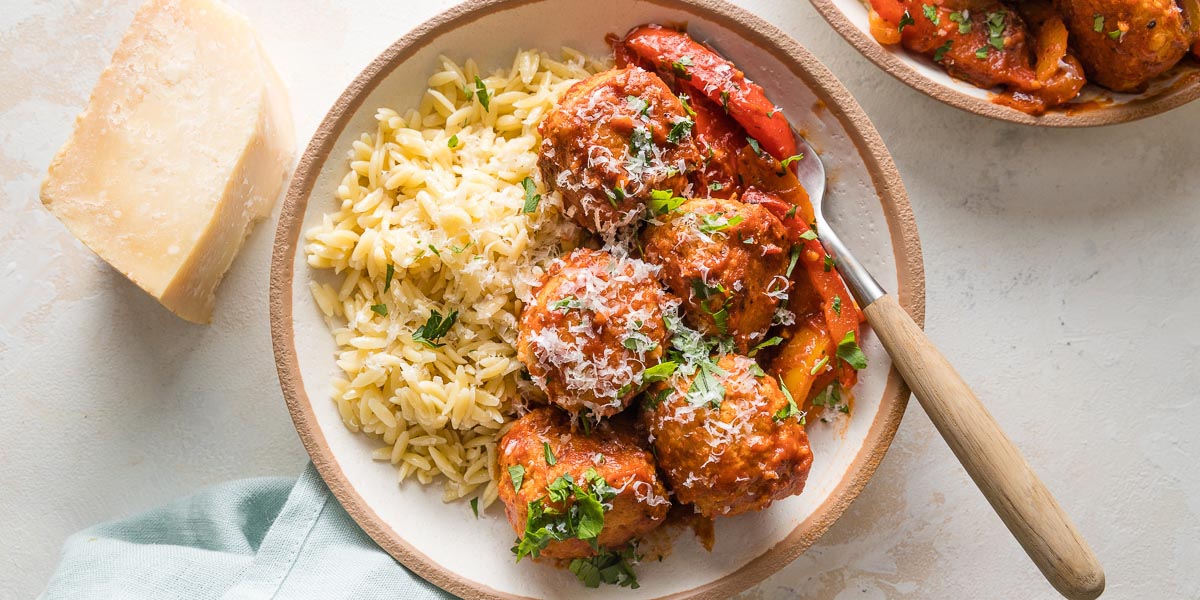 Chicken Meatballs with Peppers and Orzo: A Cozy, Flavor-Packed Weeknight Dinner